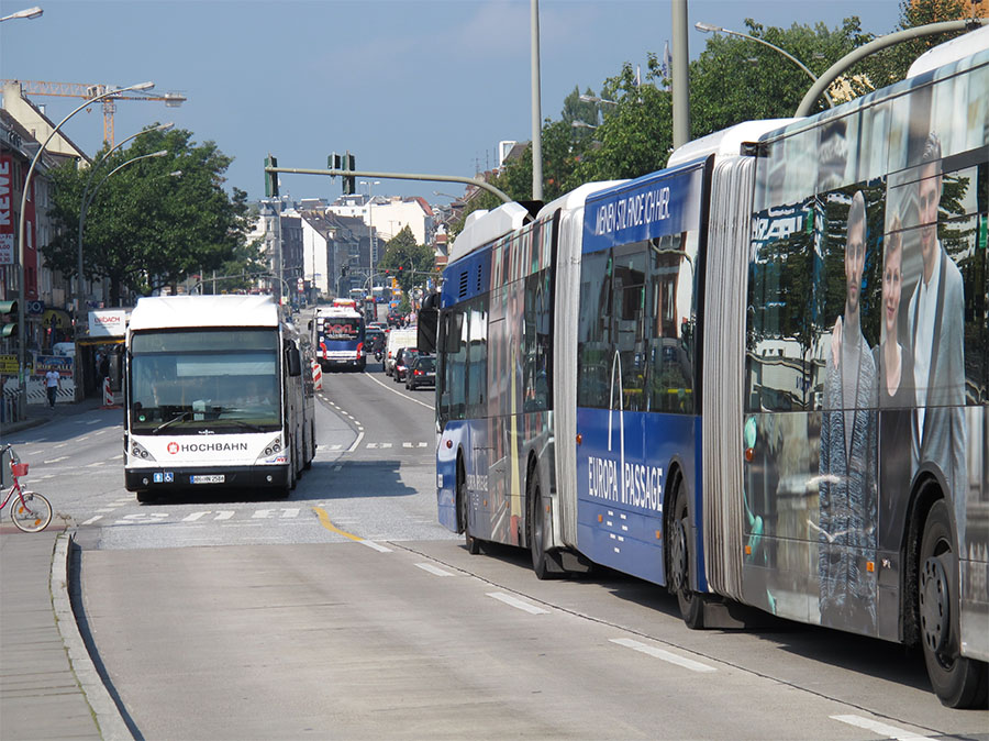 Doppelgelenkbusse brauchen eigene Busspuren 